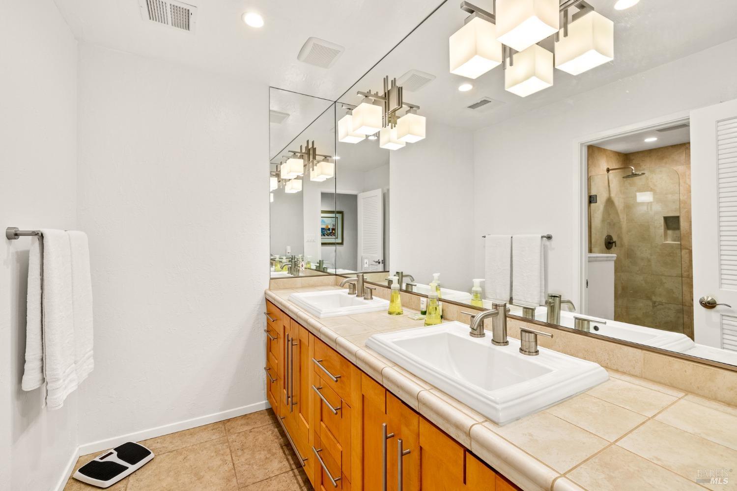 2710 Hillcrest Drive