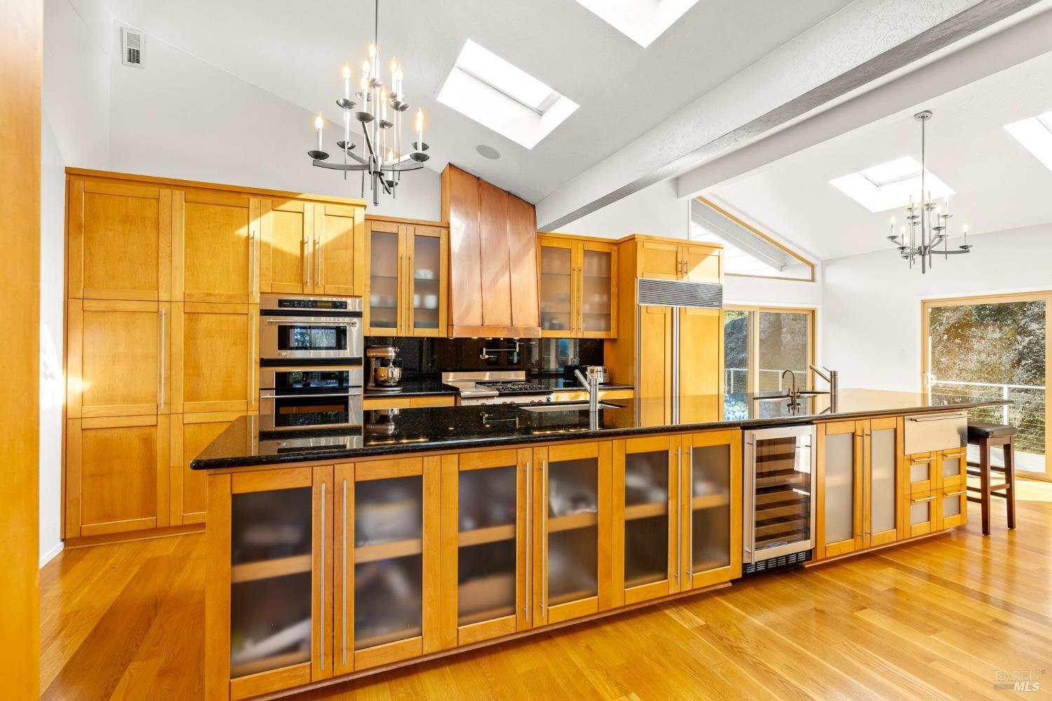 2710 Hillcrest Drive