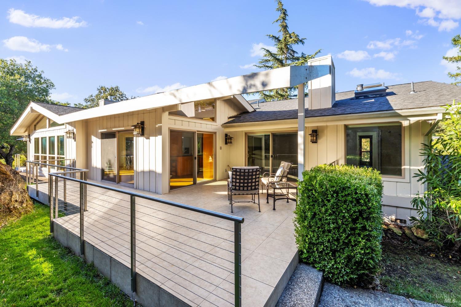 2710 Hillcrest Drive