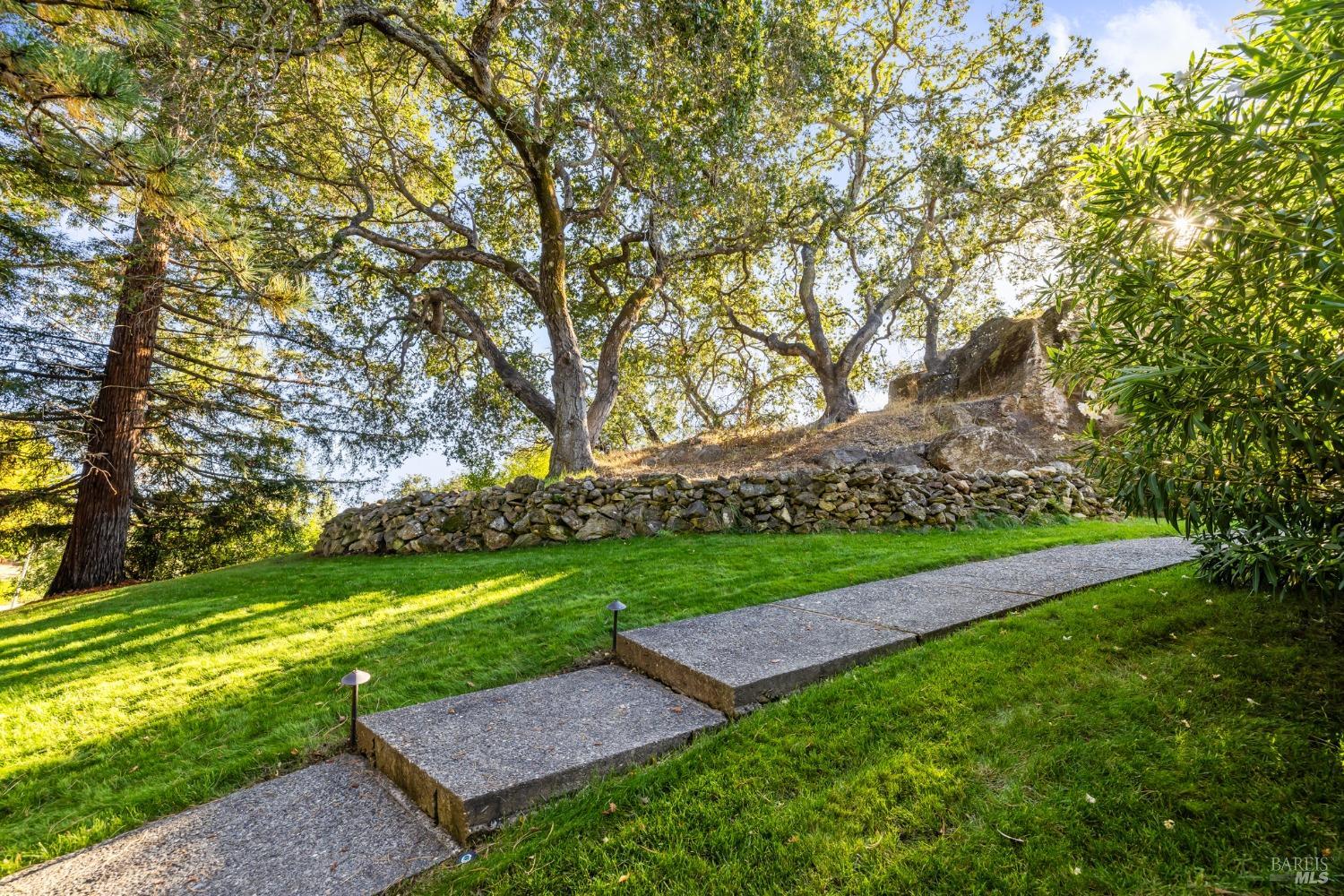 2710 Hillcrest Drive