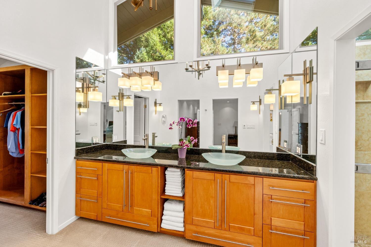 2710 Hillcrest Drive