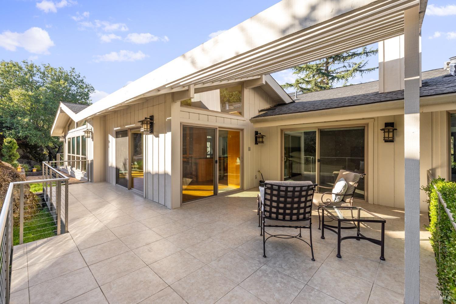 2710 Hillcrest Drive