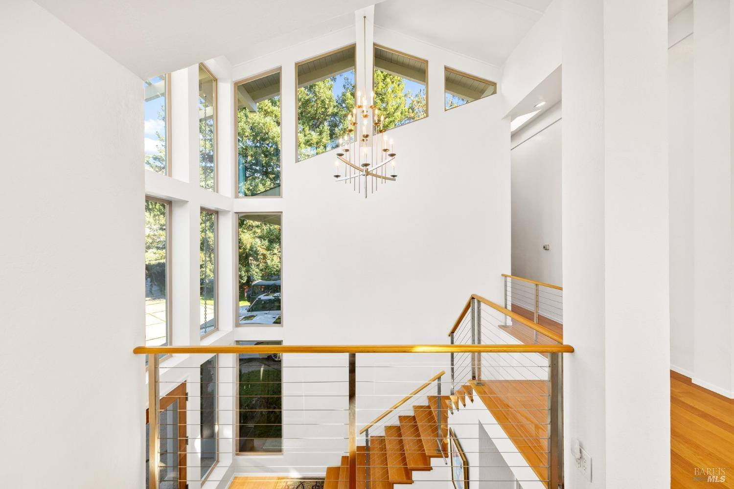 2710 Hillcrest Drive