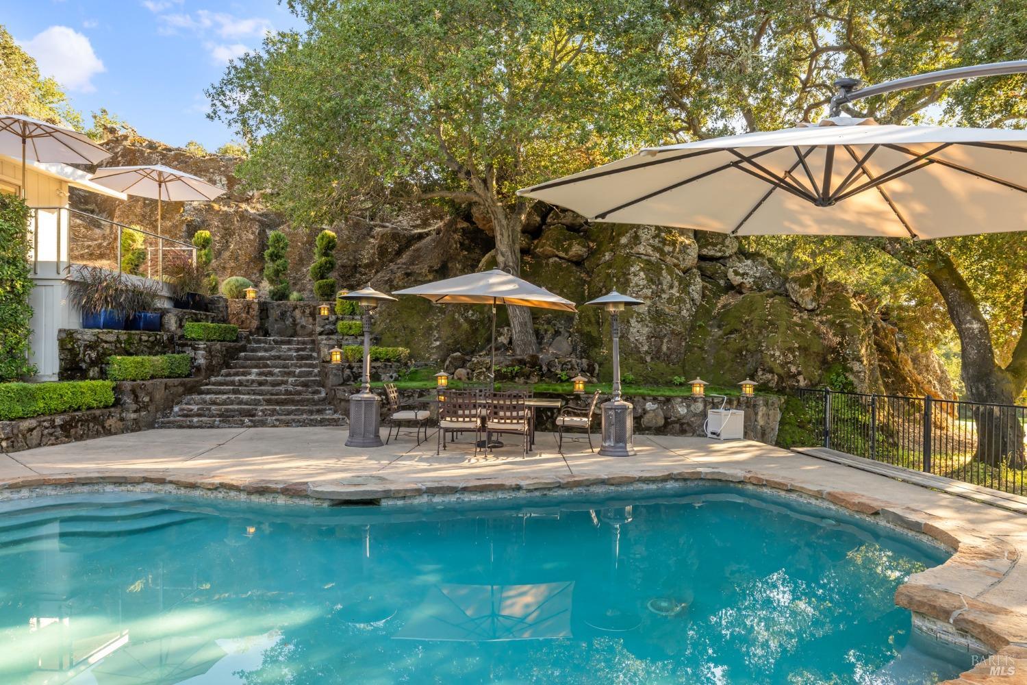 2710 Hillcrest Drive