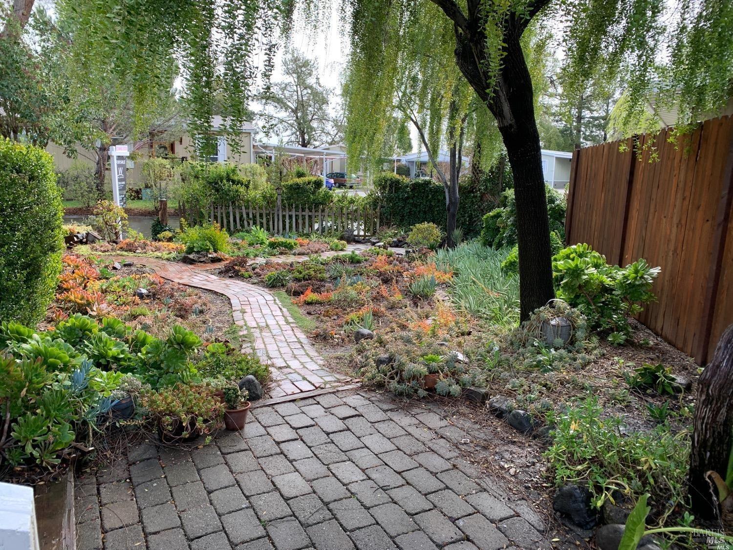 234 E Seven Flags Circle