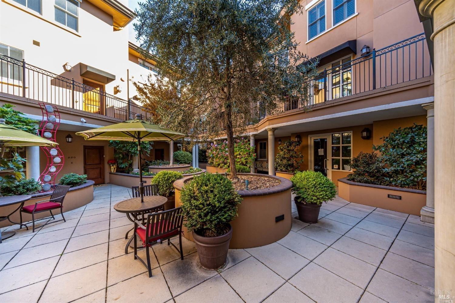 588 Main Street Unit: 318