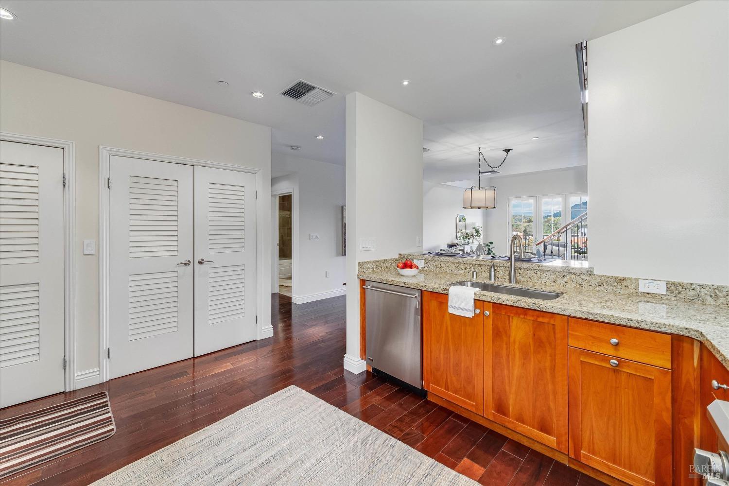 588 Main Street Unit: 318