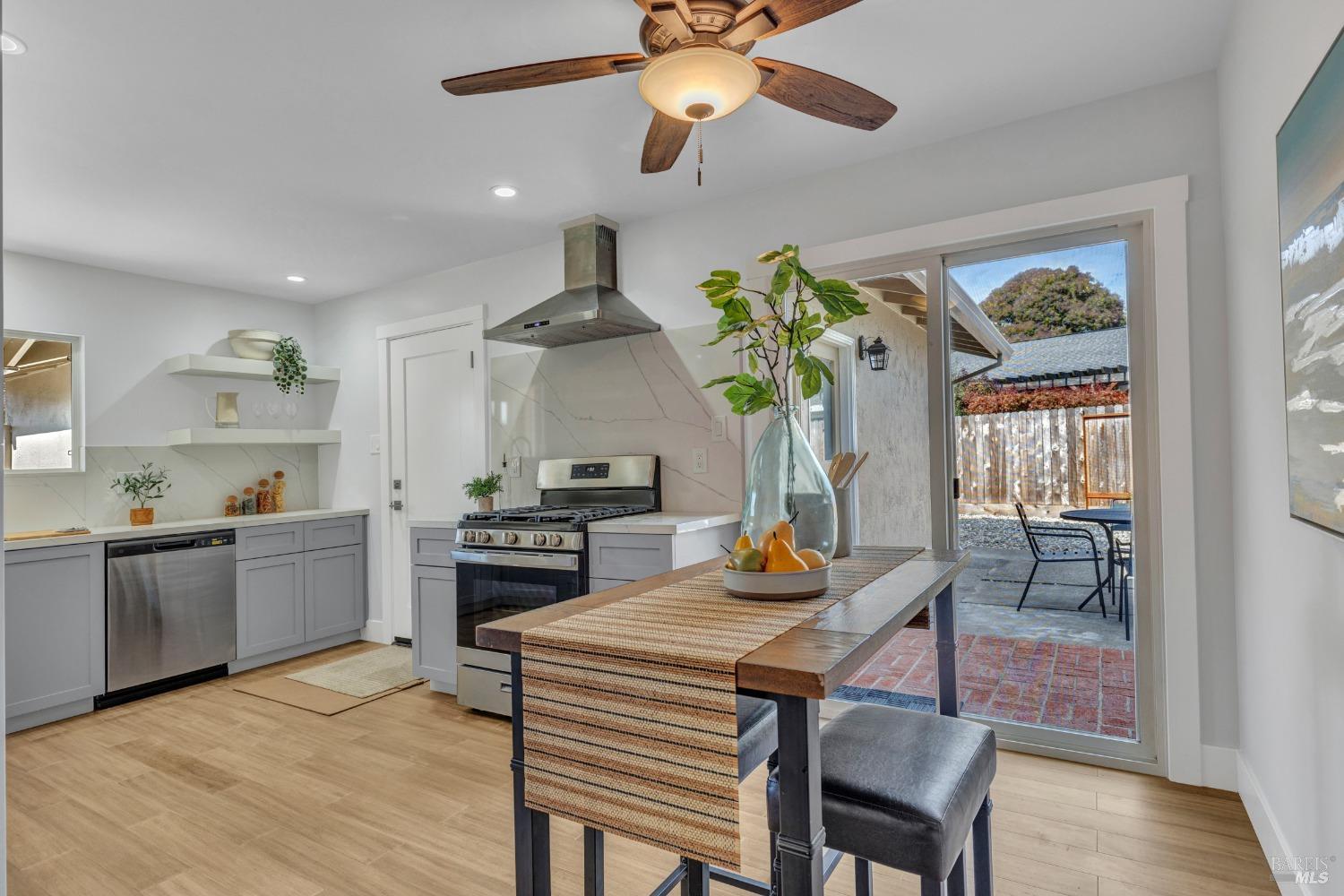 3256 Macfadden Street