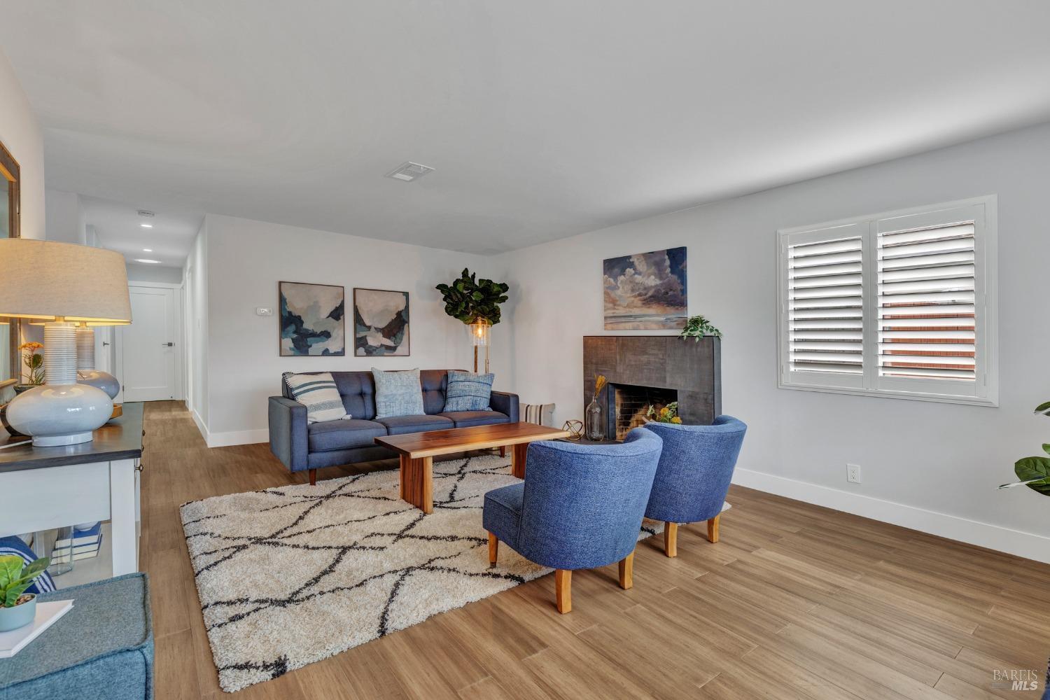 3256 Macfadden Street