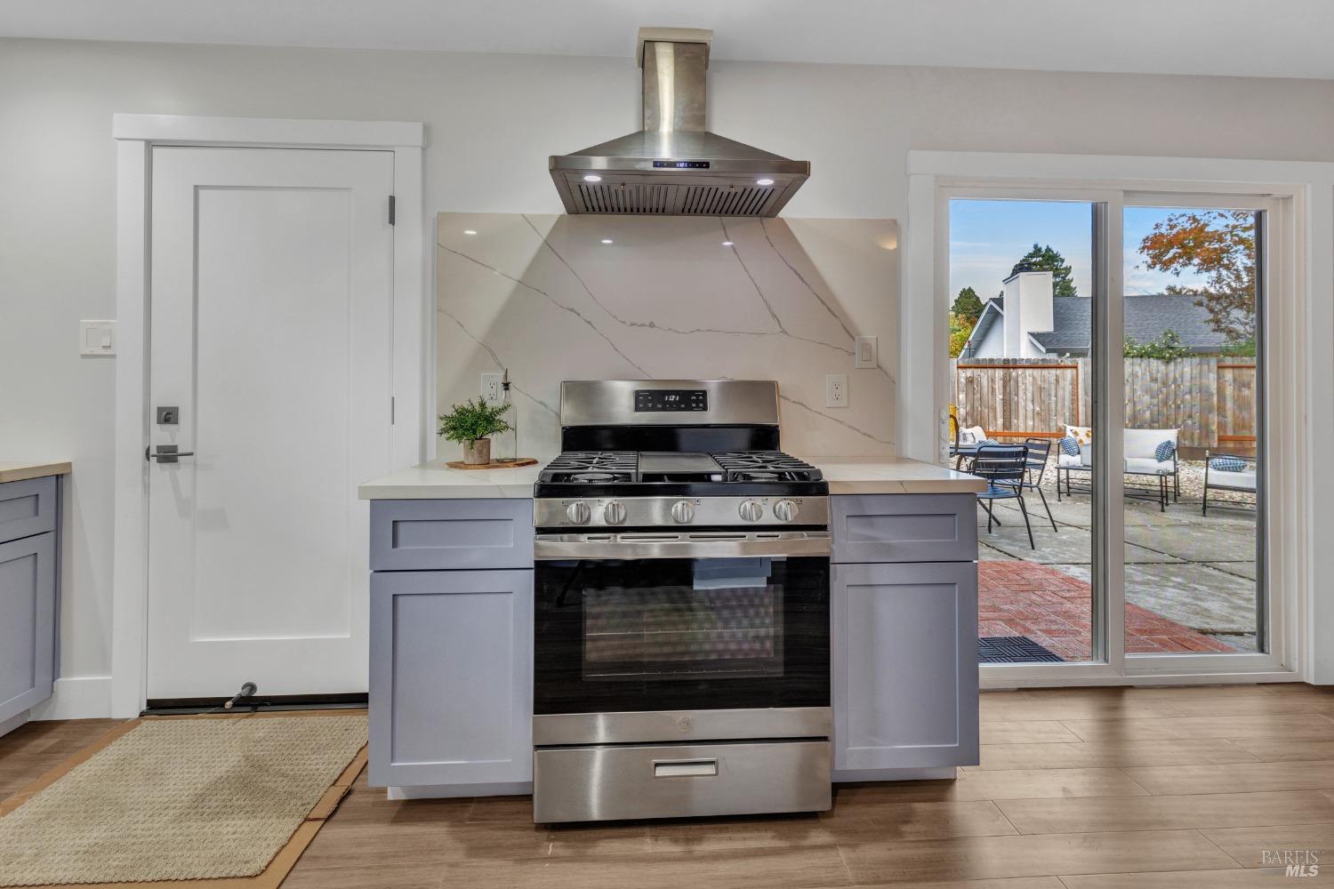 3256 Macfadden Street