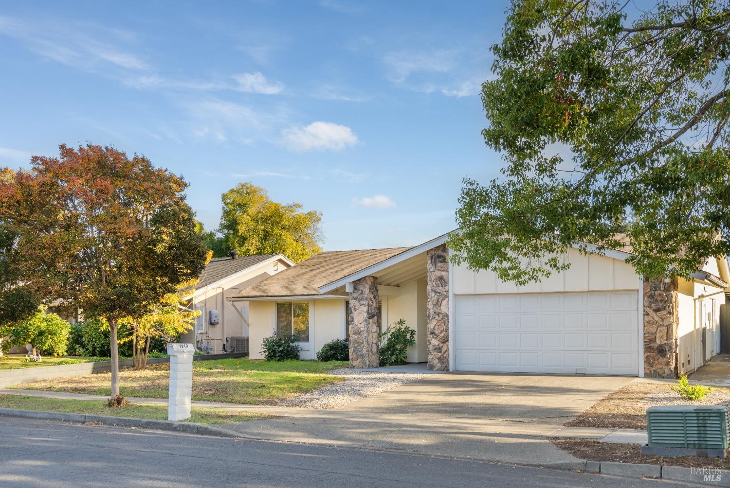 1219 El Centro Avenue