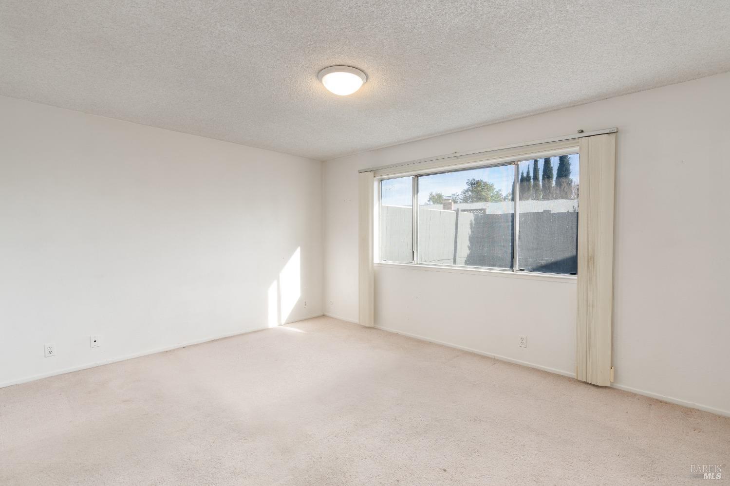 1219 El Centro Avenue