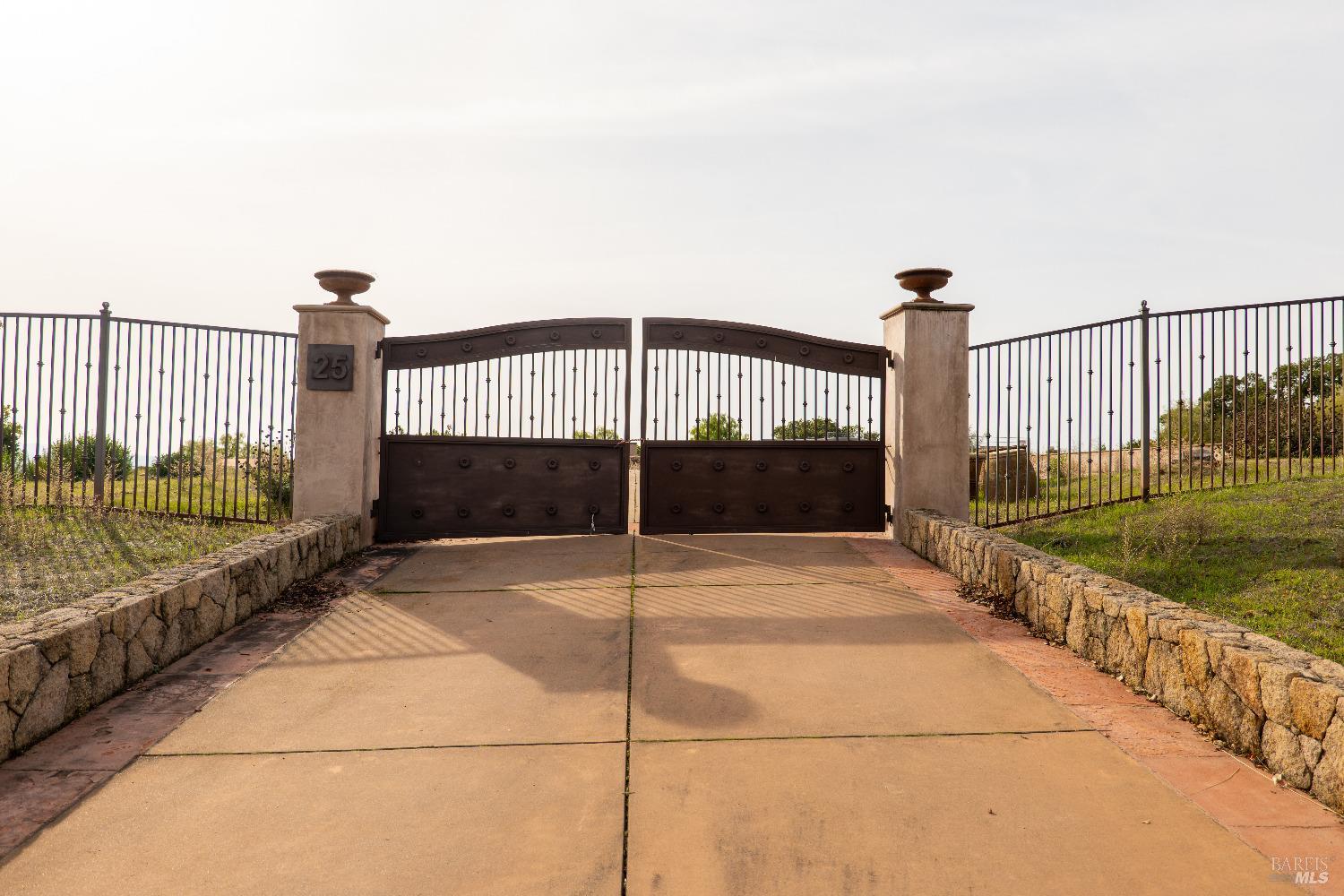 25 Greenbriar Circle