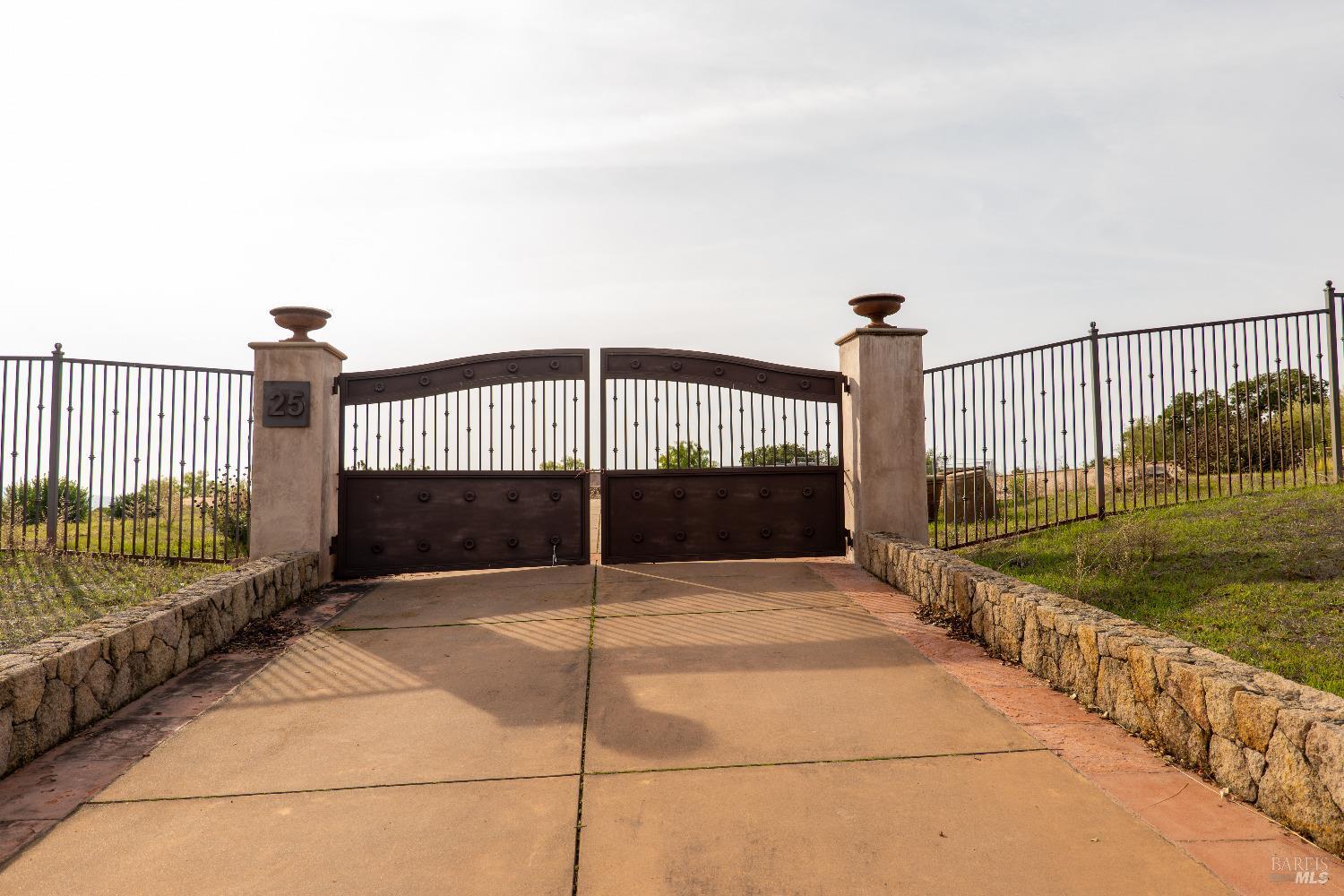 25 Greenbriar Circle