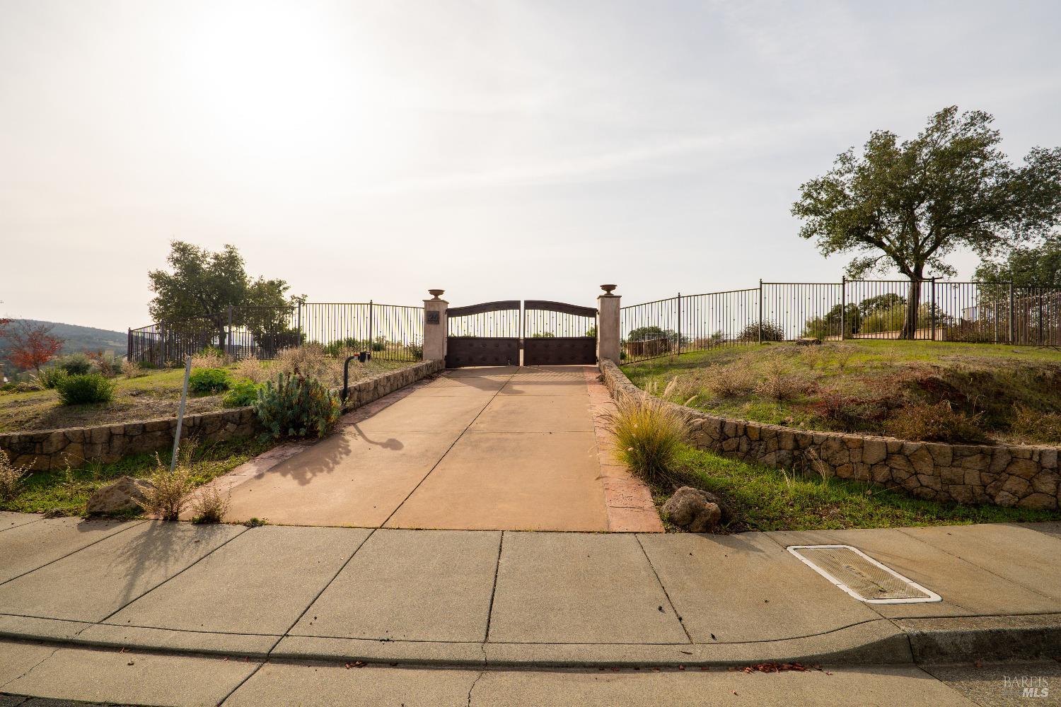 25 Greenbriar Circle