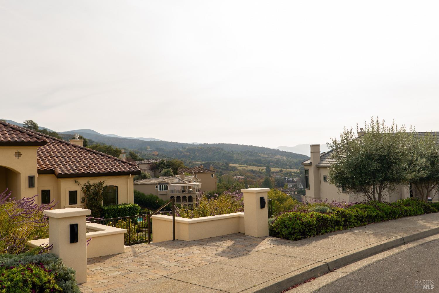 25 Greenbriar Circle