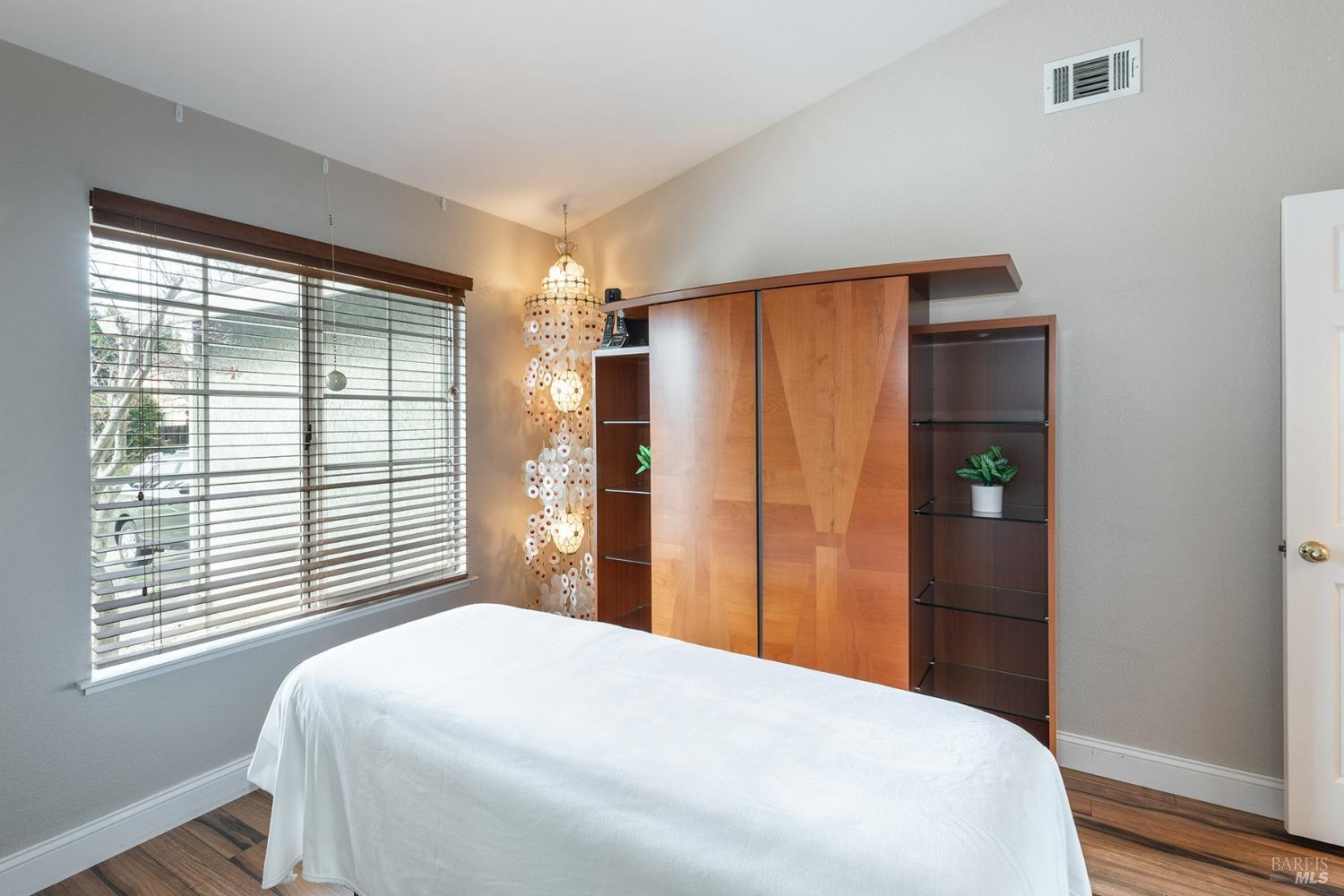 805 Bella Vista Drive