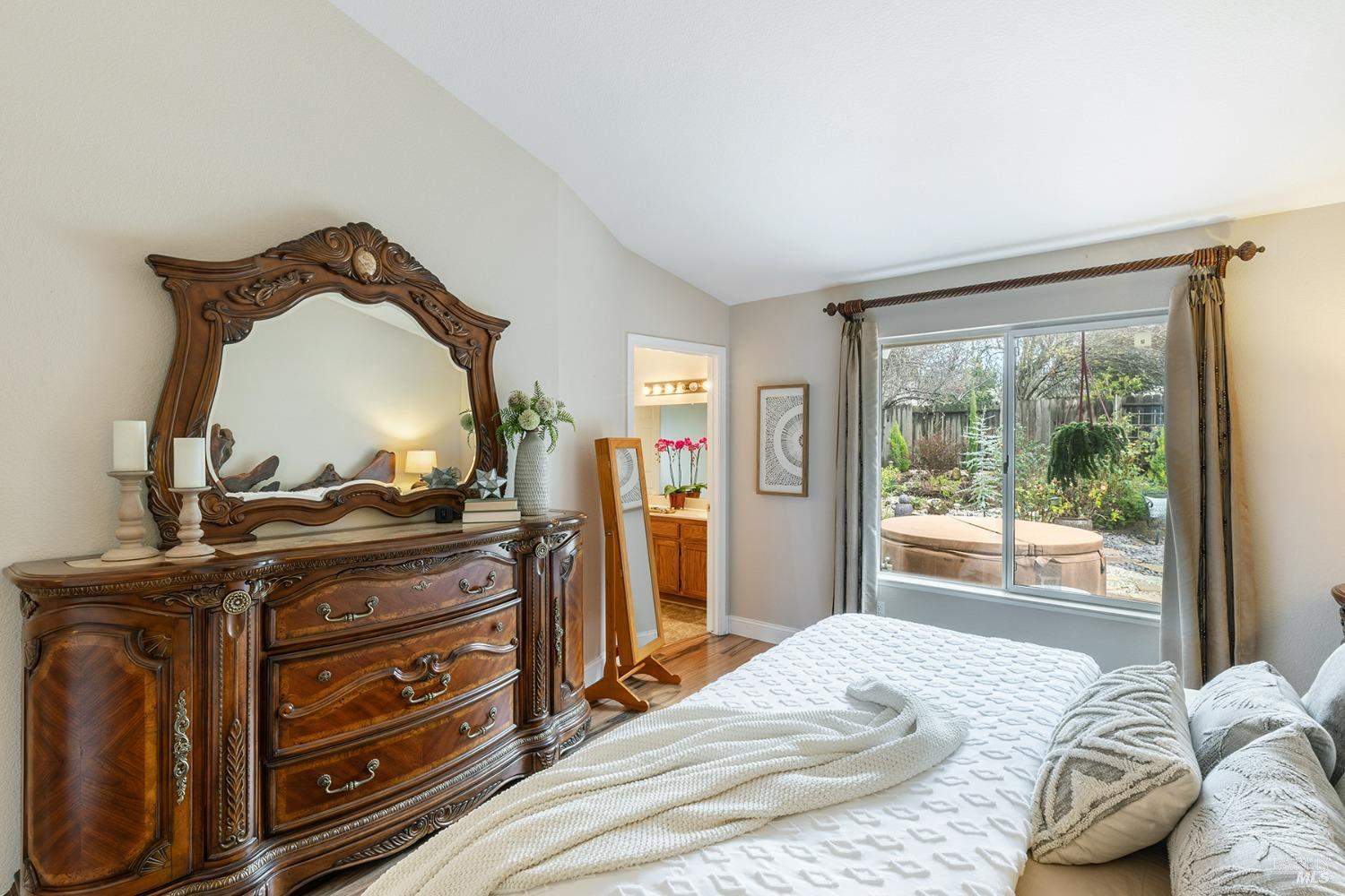 805 Bella Vista Drive