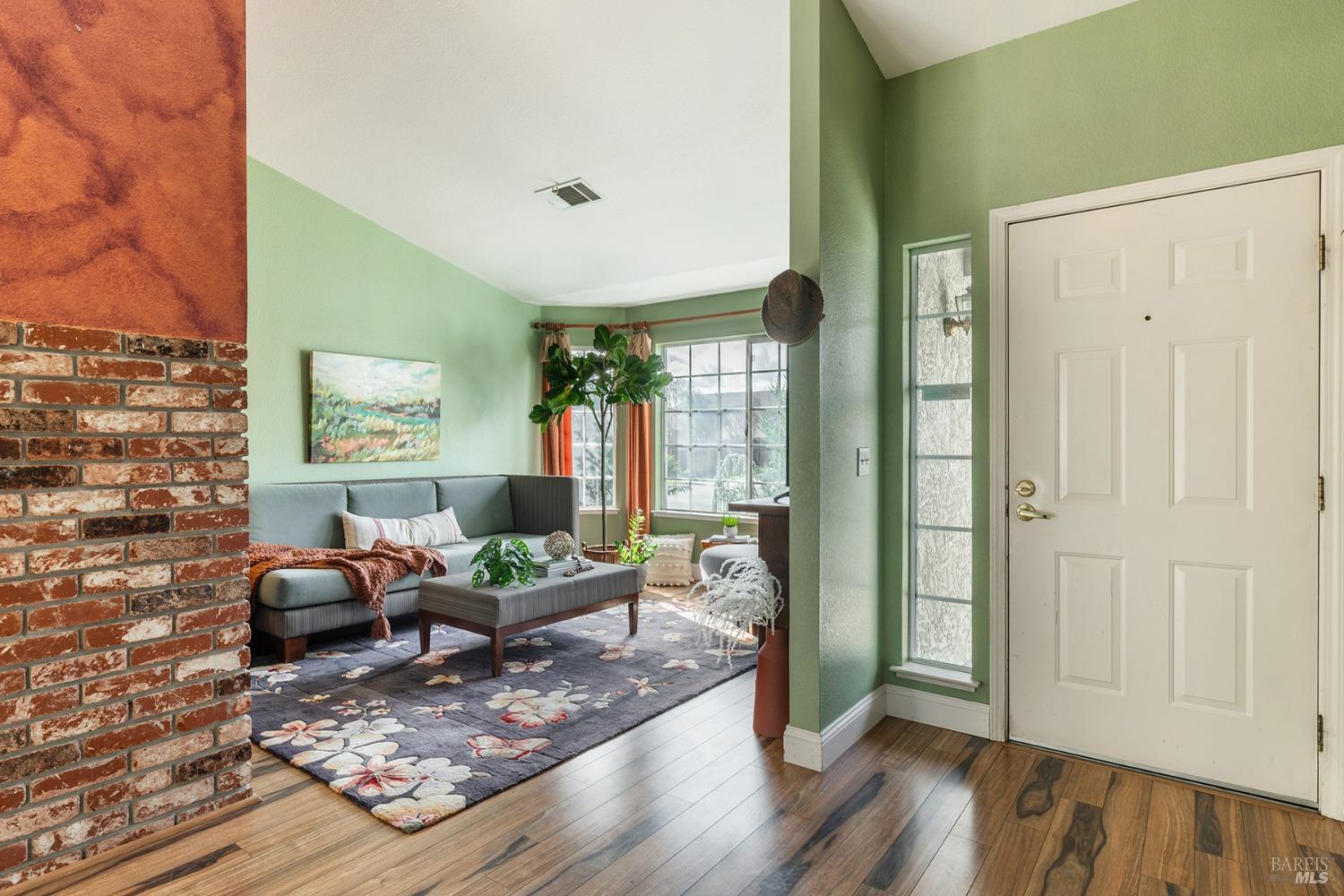 805 Bella Vista Drive