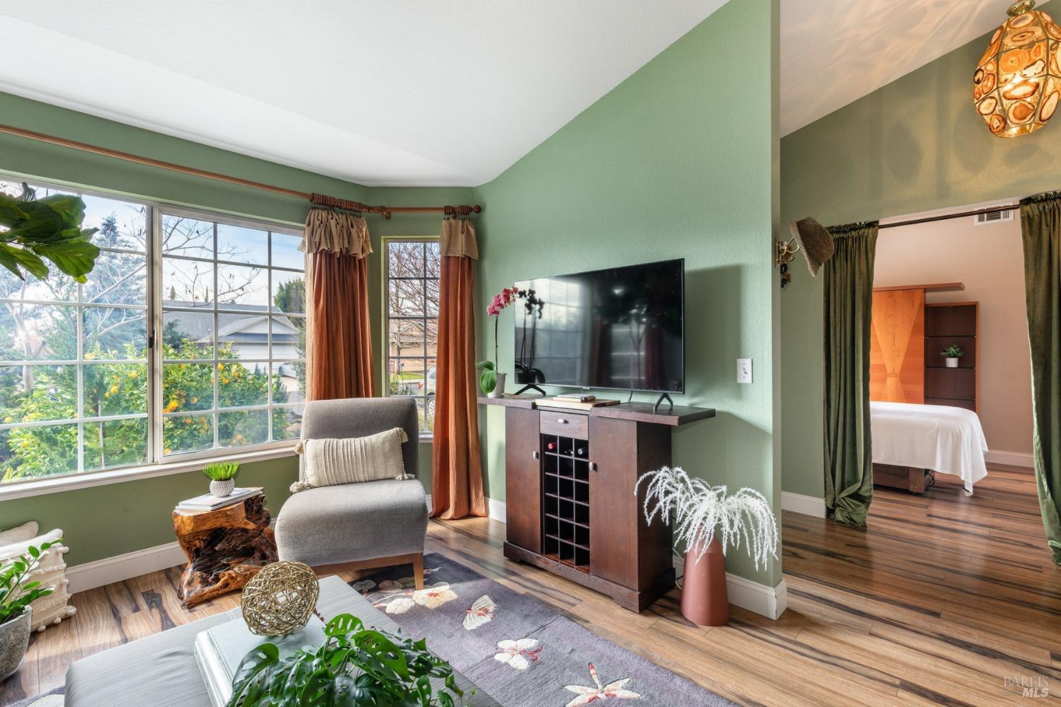 805 Bella Vista Drive