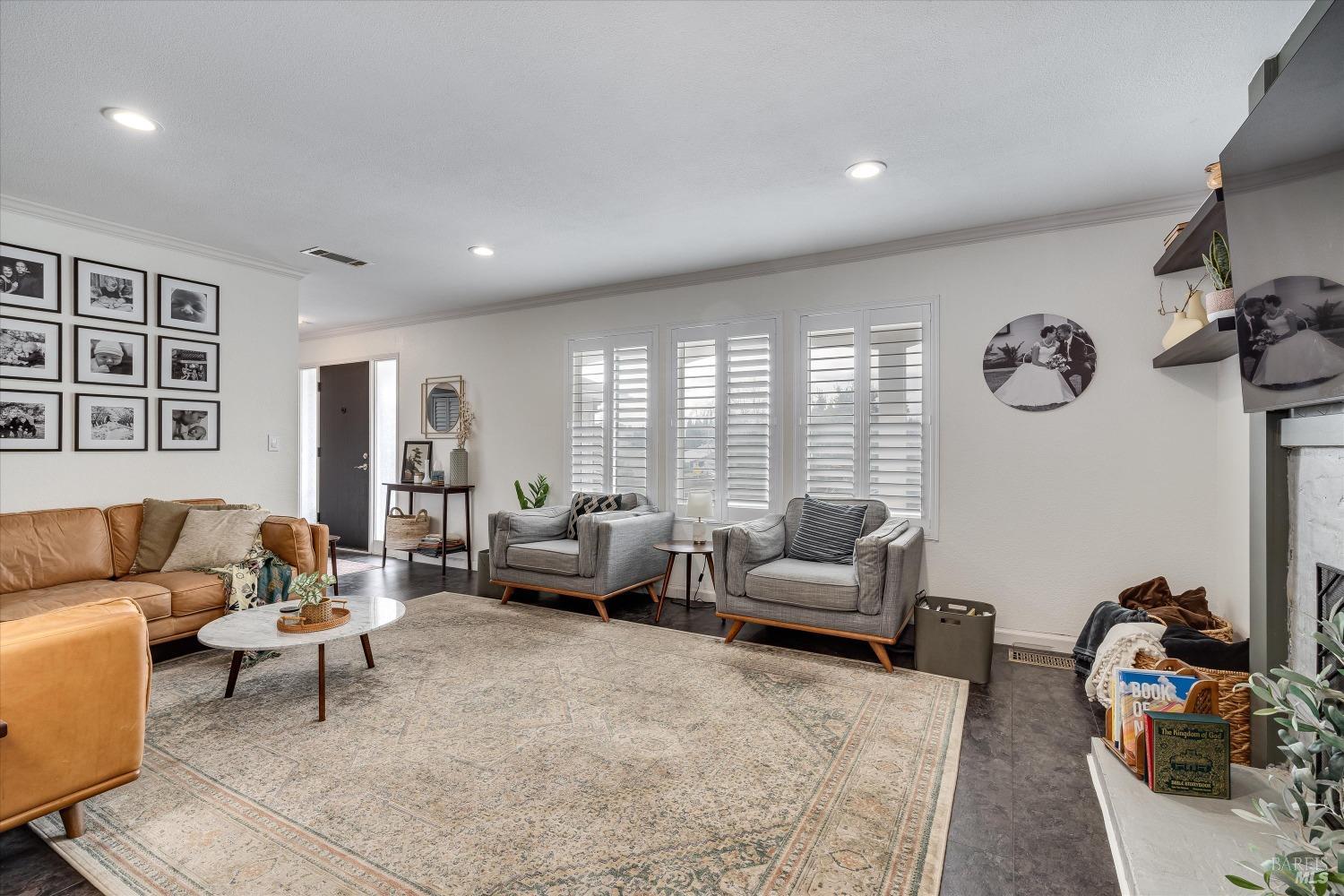 420 N Camino Alto Street