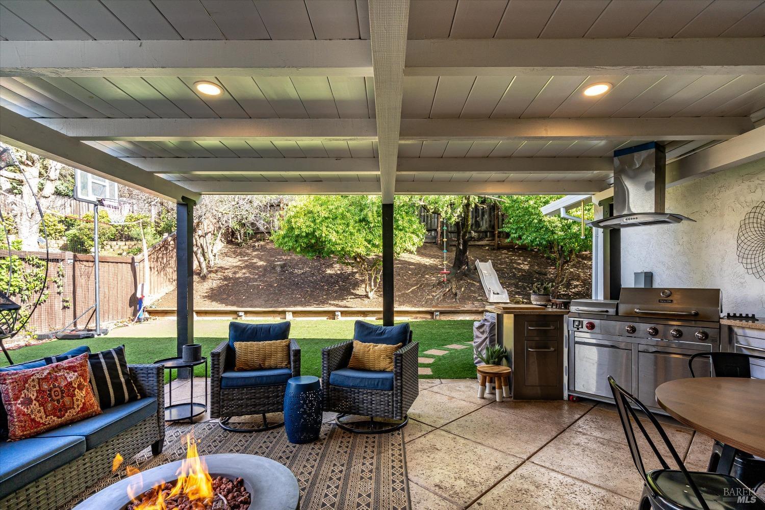 420 N Camino Alto Street