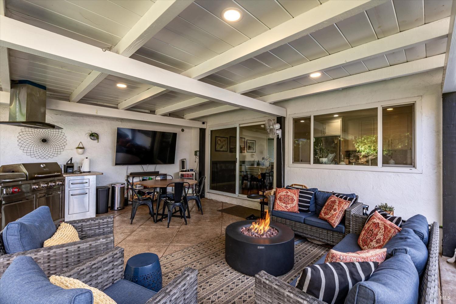 420 N Camino Alto Street