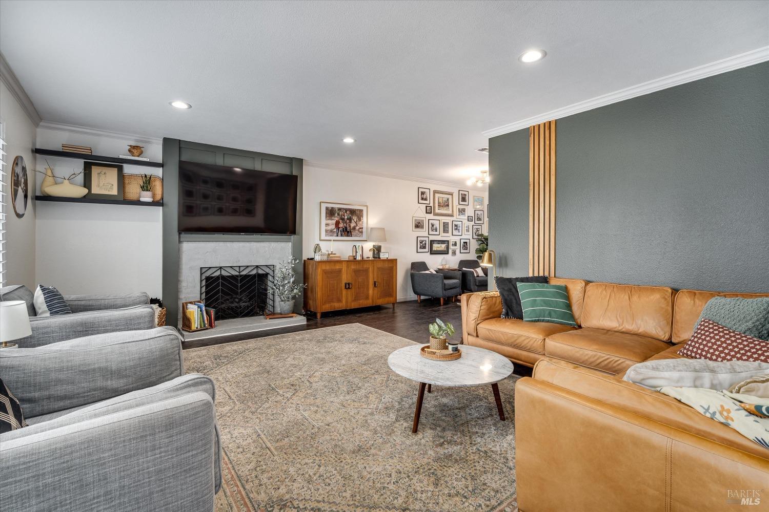 420 N Camino Alto Street