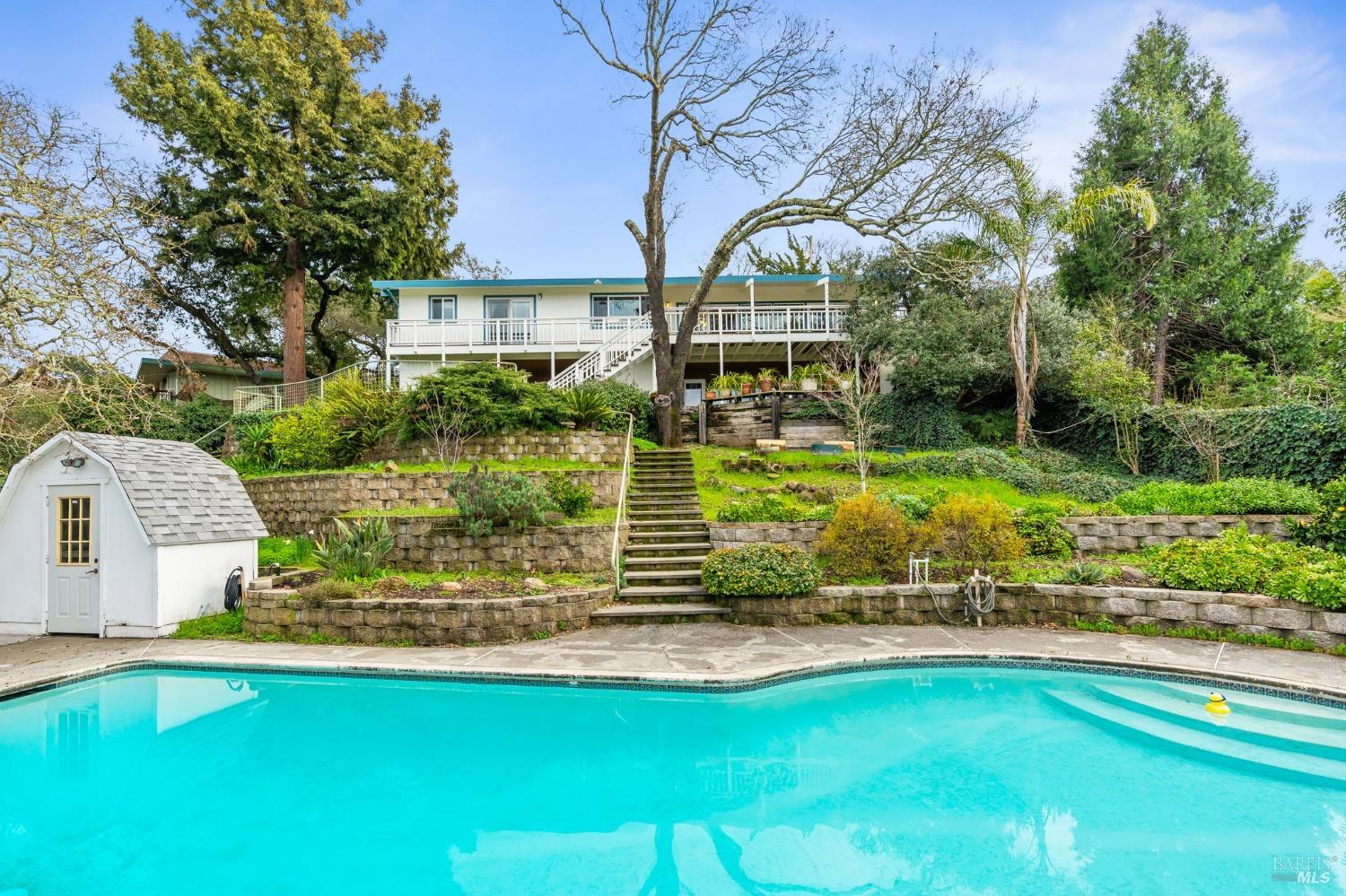 10 Chapel Hill Drive