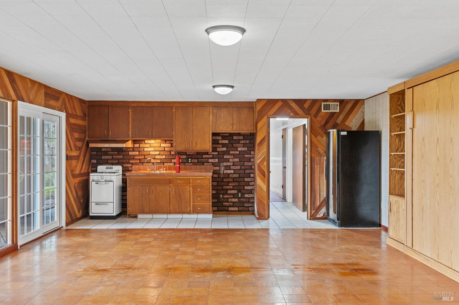 10 Chapel Hill Drive