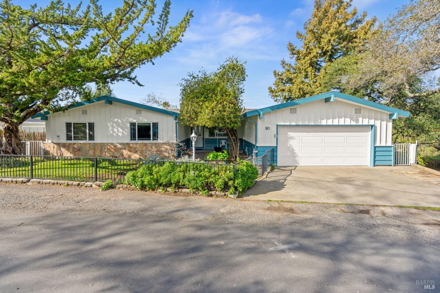 10 Chapel Hill Drive