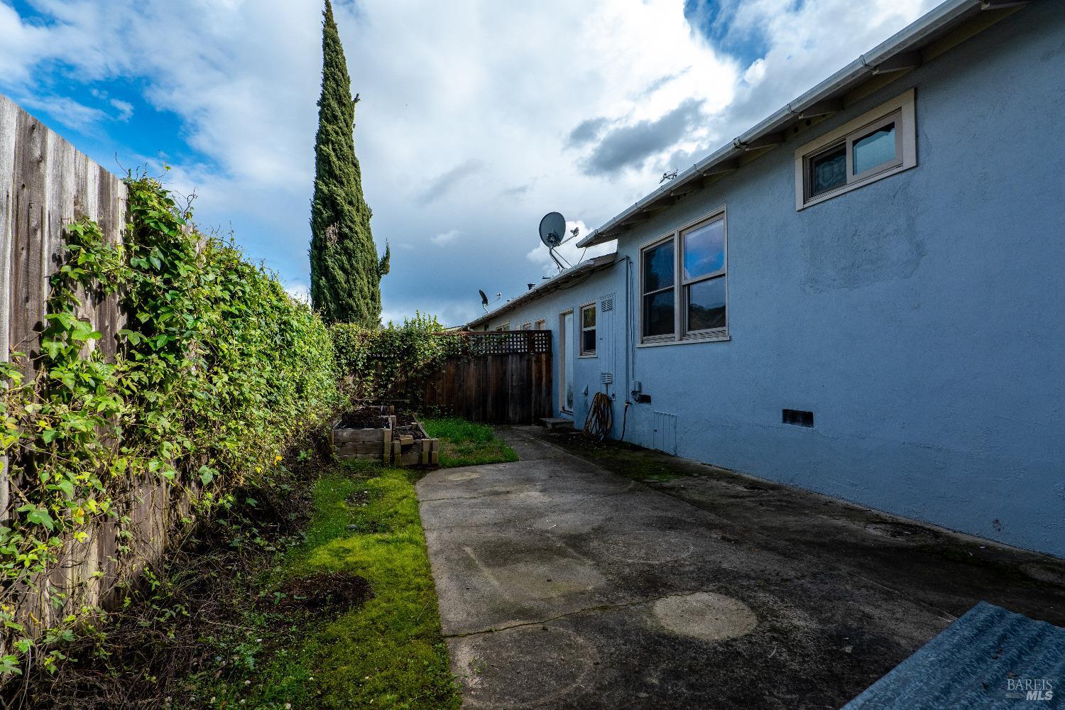 42 Julian Avenue Unit: 2