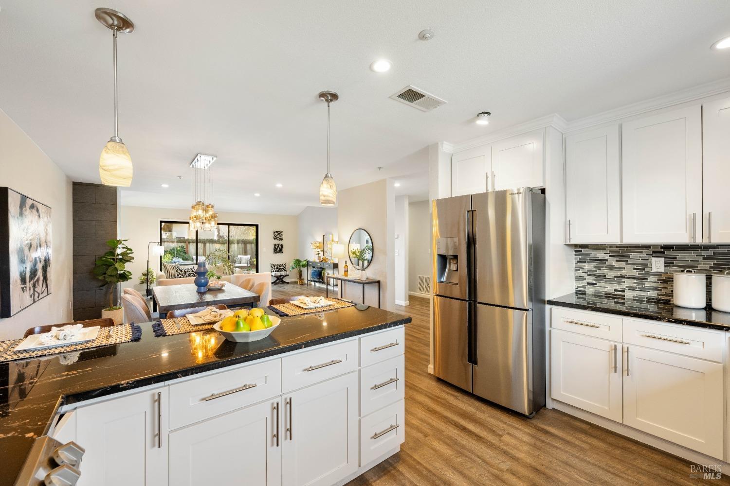 1638 San Vicente Avenue