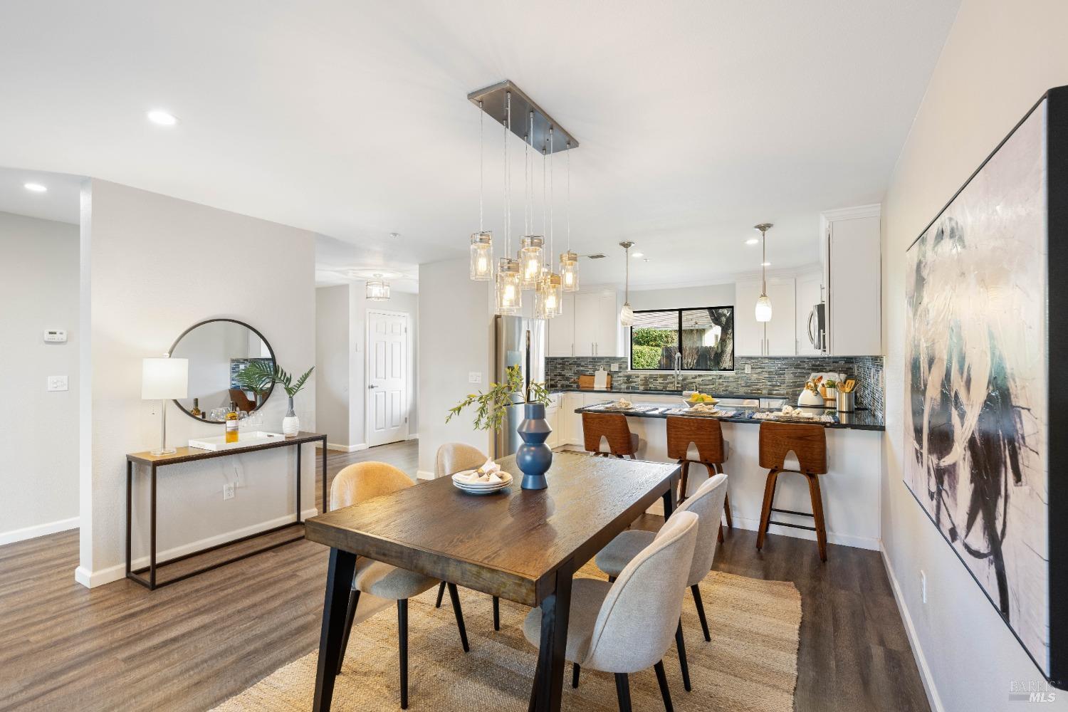 1638 San Vicente Avenue