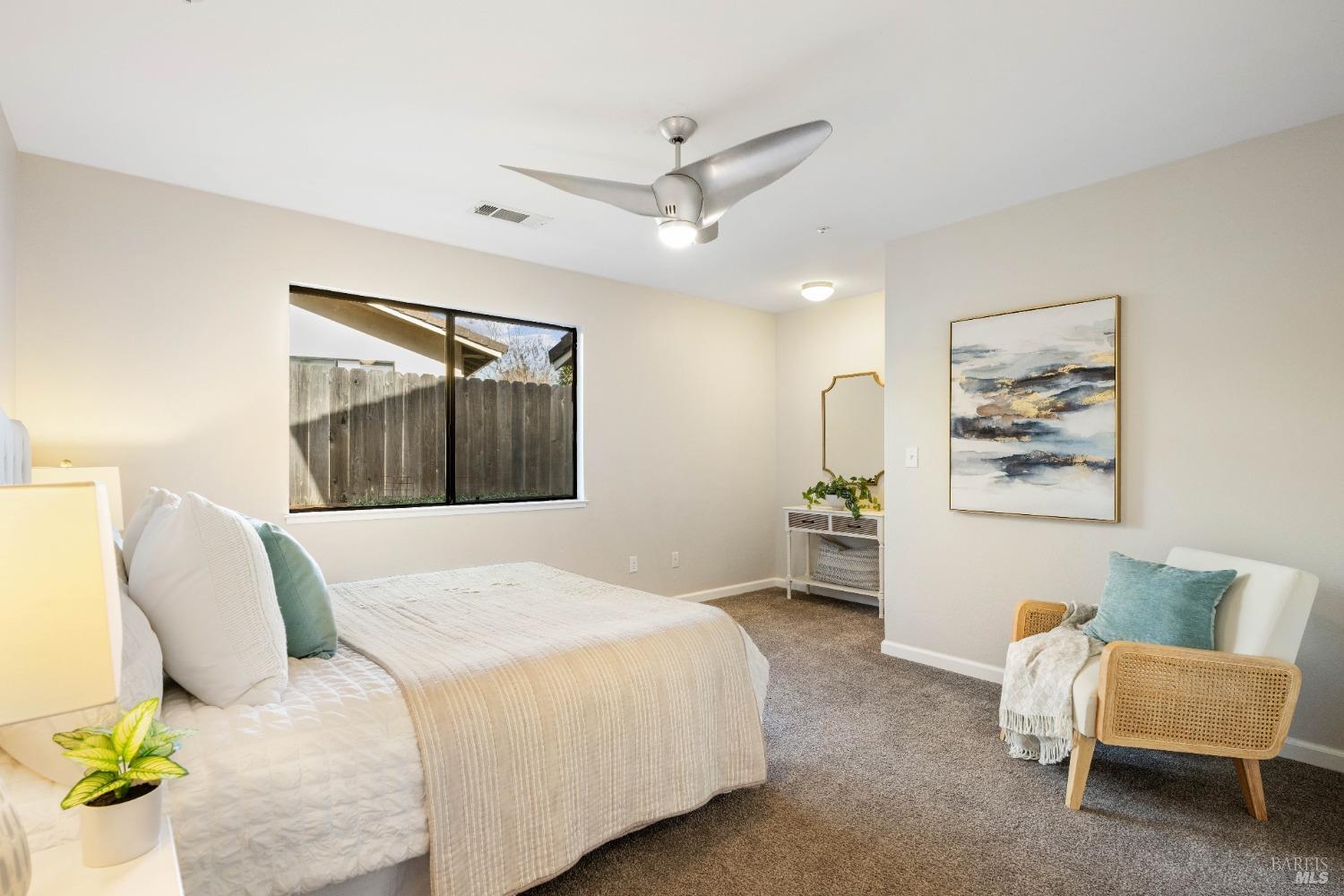 1638 San Vicente Avenue