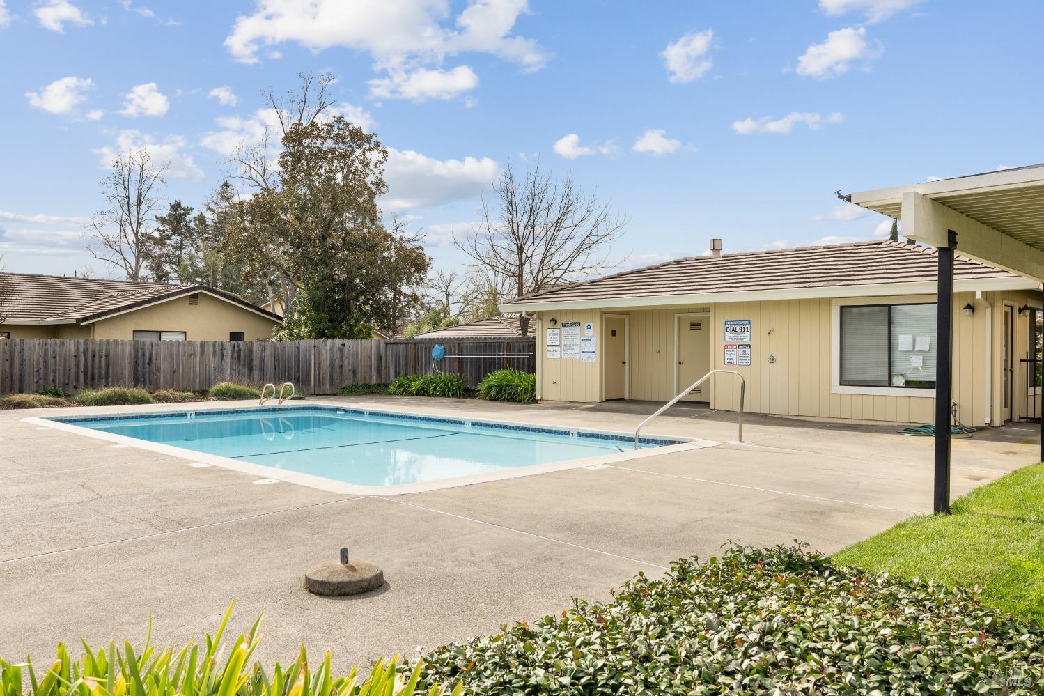 1638 San Vicente Avenue