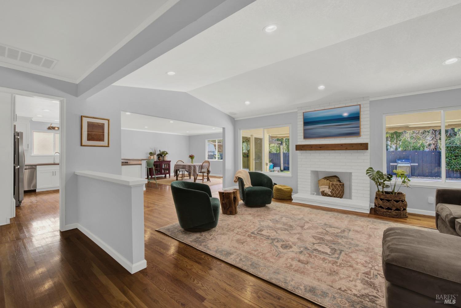 2671 W Pueblo Avenue