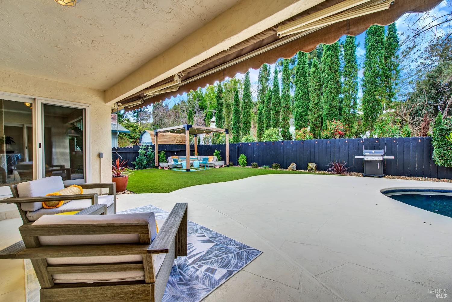 2671 W Pueblo Avenue