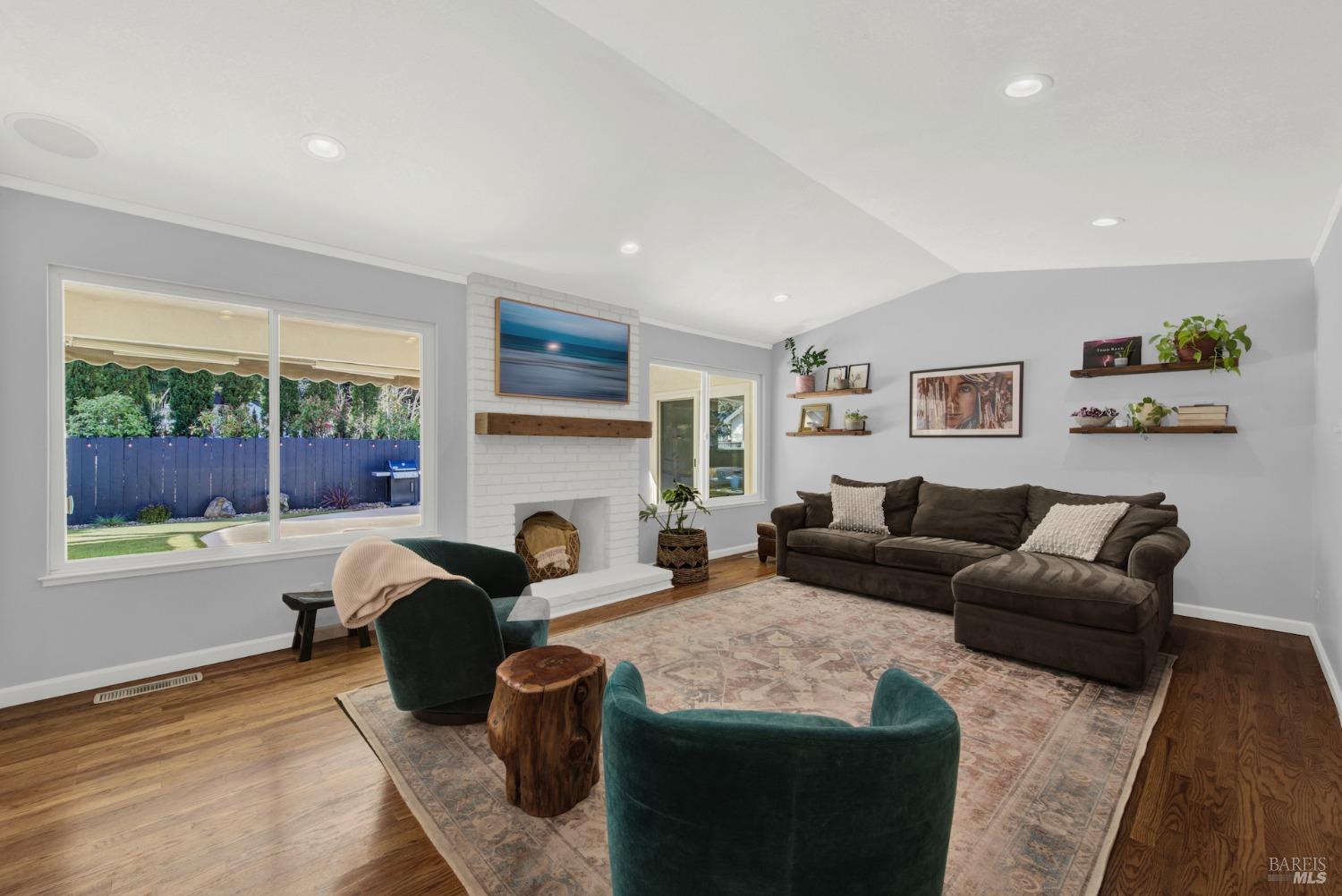 2671 W Pueblo Avenue