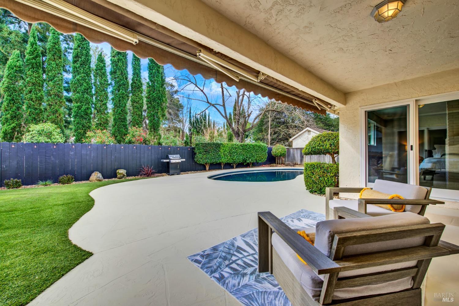 2671 W Pueblo Avenue