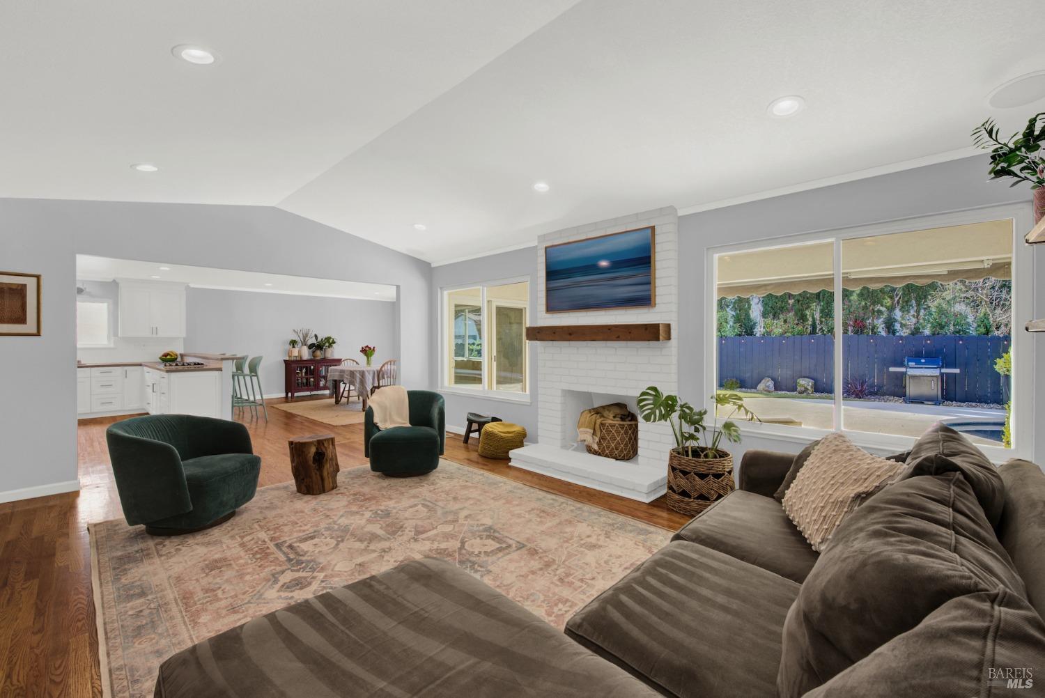 2671 W Pueblo Avenue