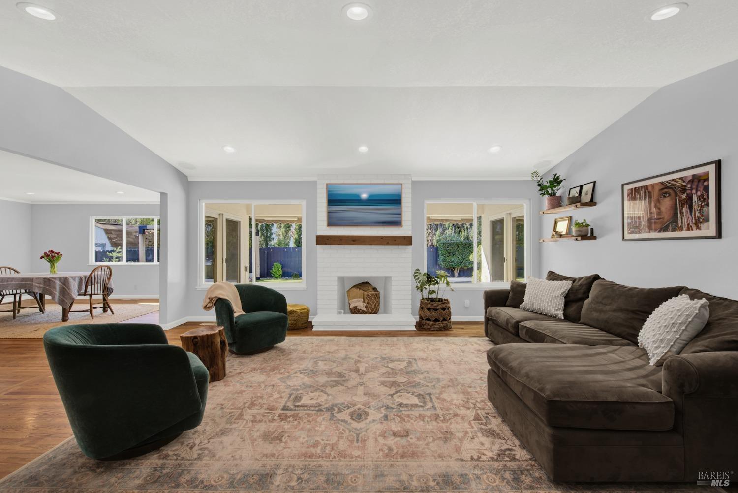 2671 W Pueblo Avenue