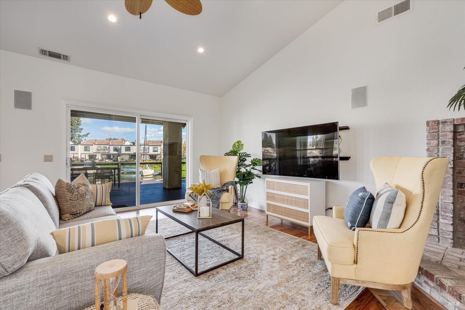 1190 River Park Blvd