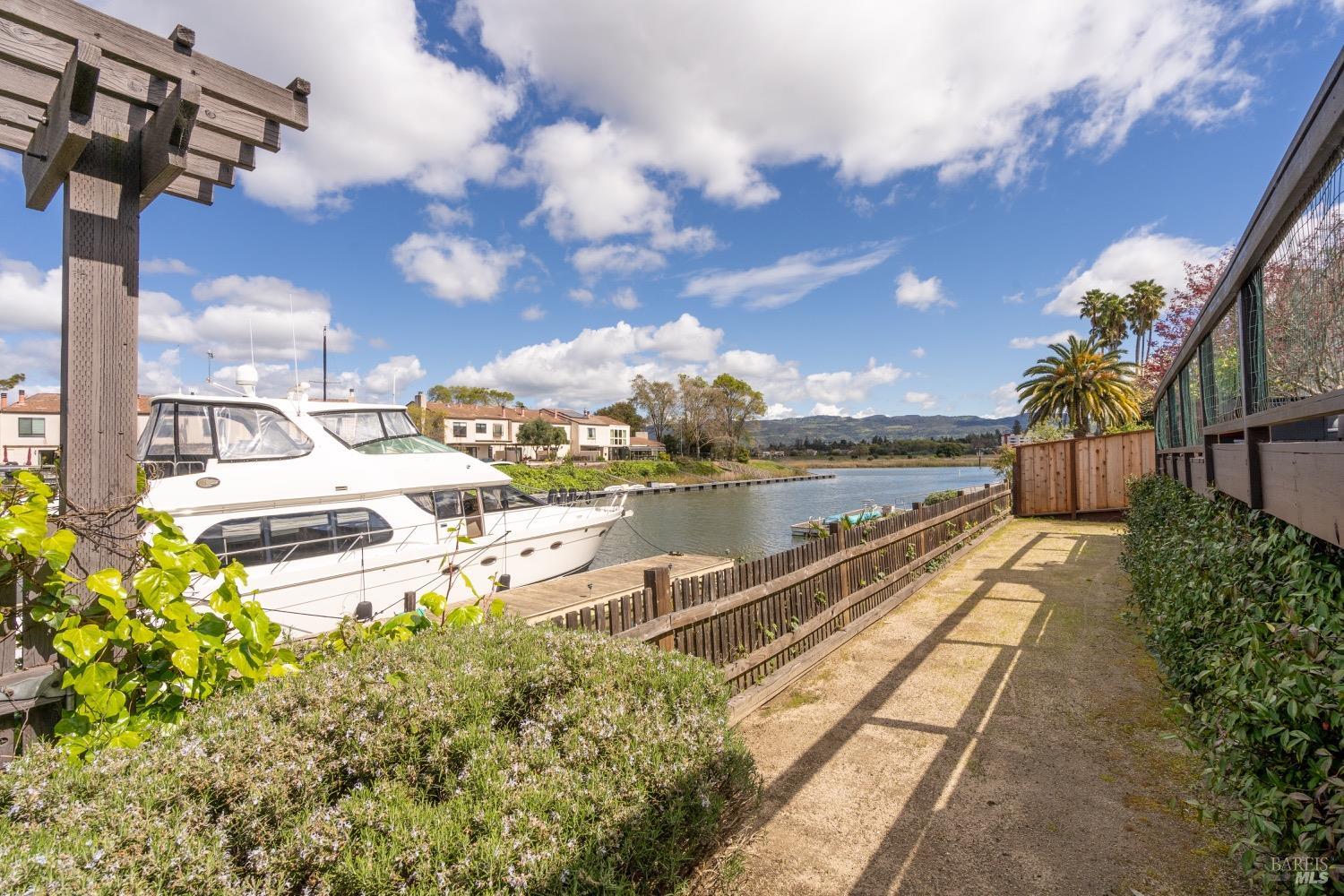 1190 River Park Blvd