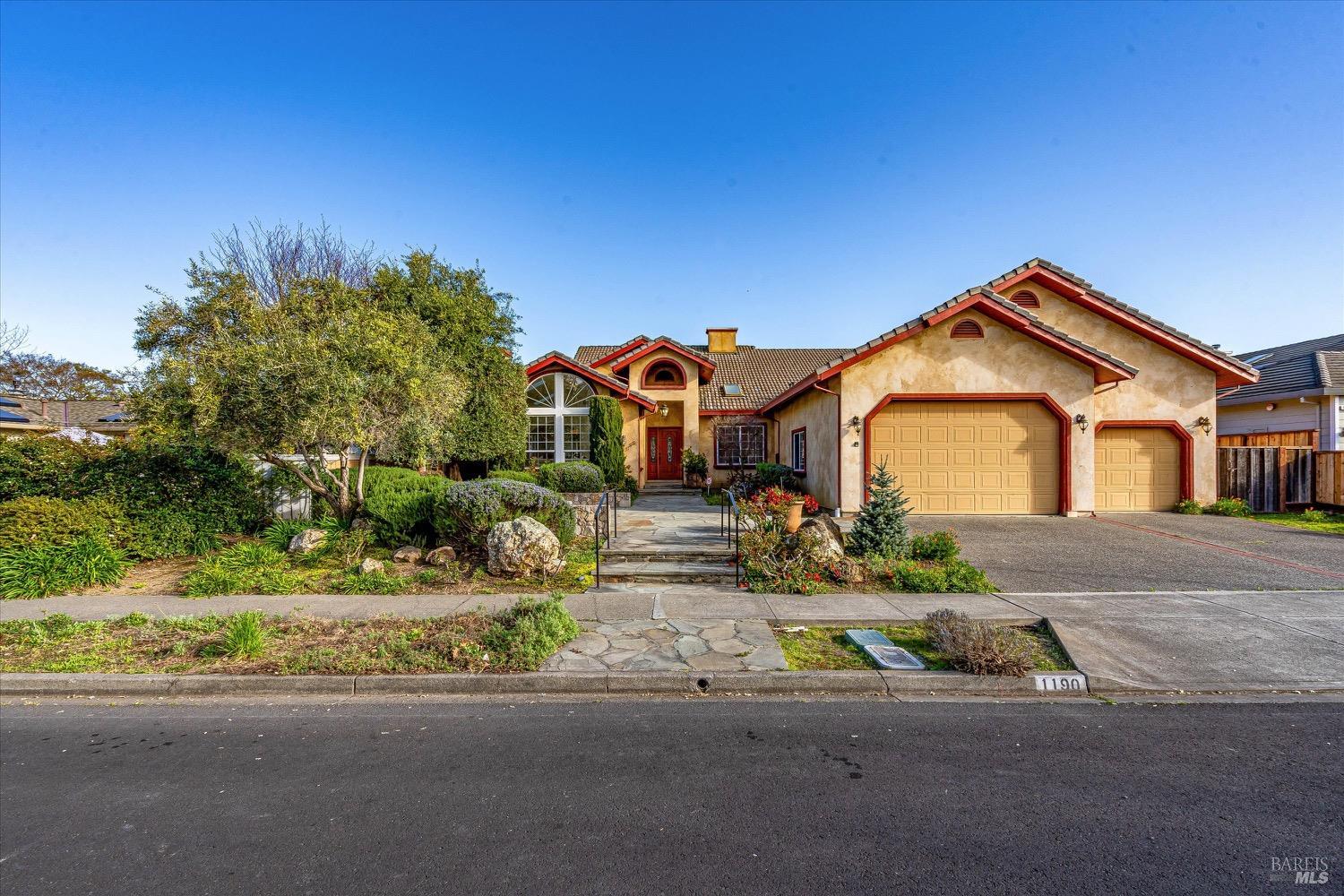 1190 River Park Blvd