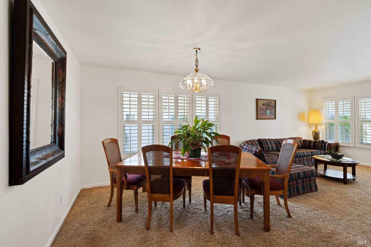 116 Falcon Crest Cir