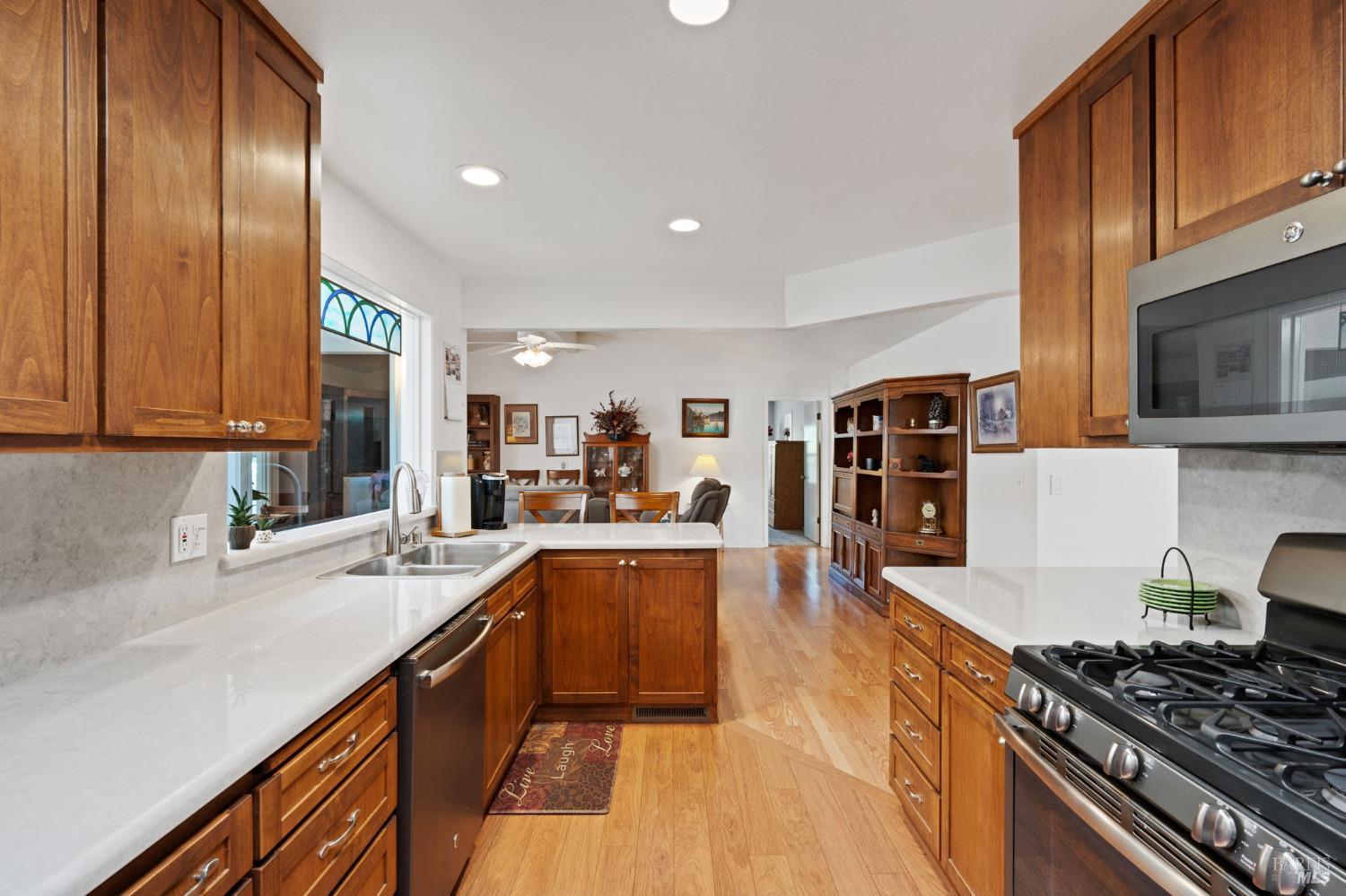 116 Falcon Crest Cir