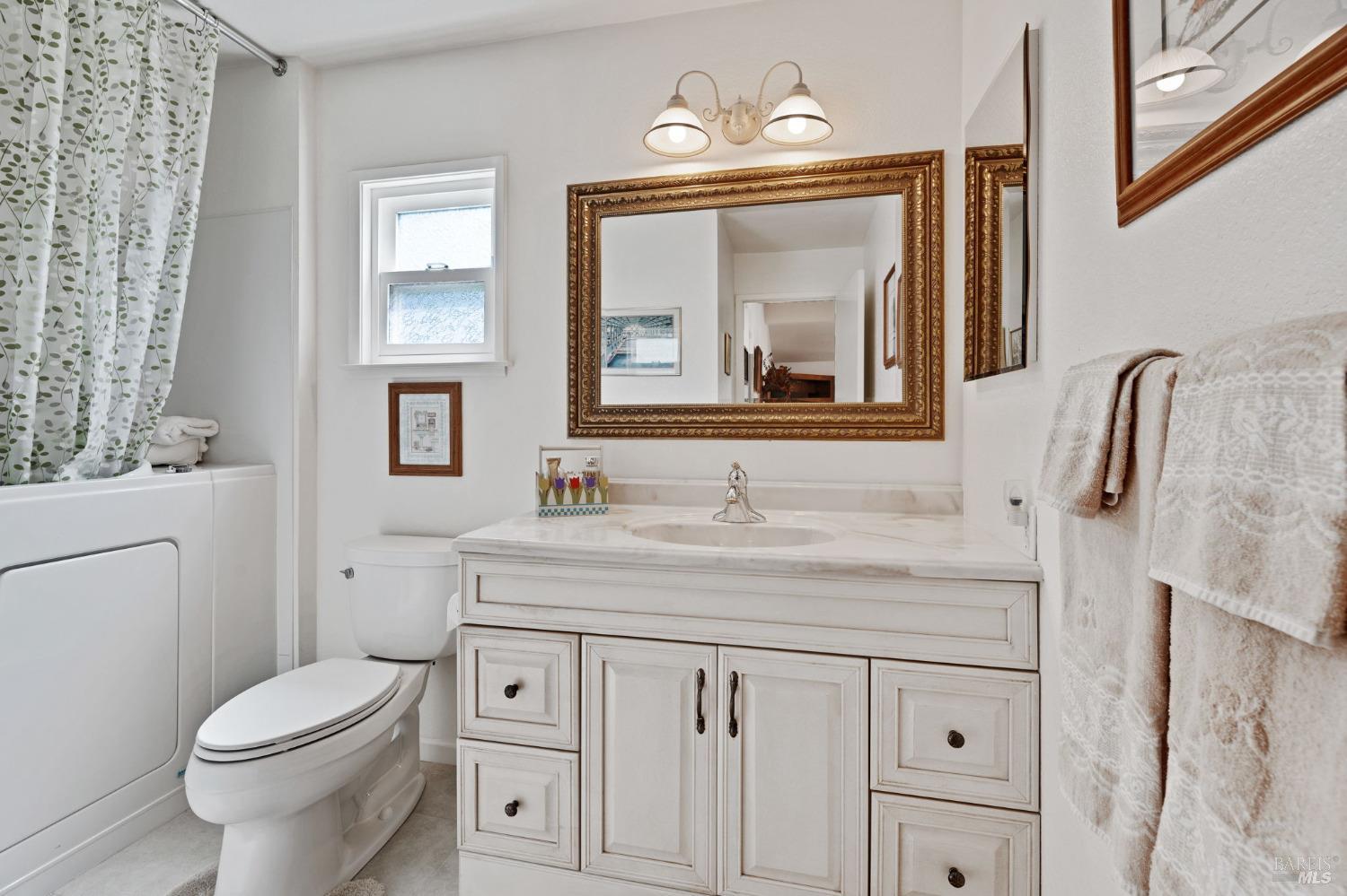 116 Falcon Crest Cir