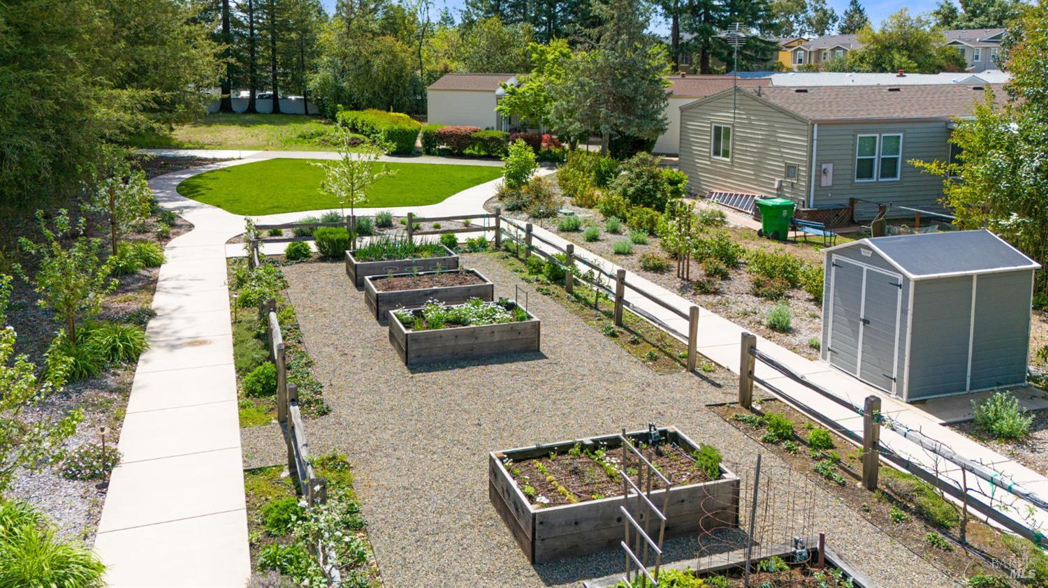 116 Falcon Crest Cir