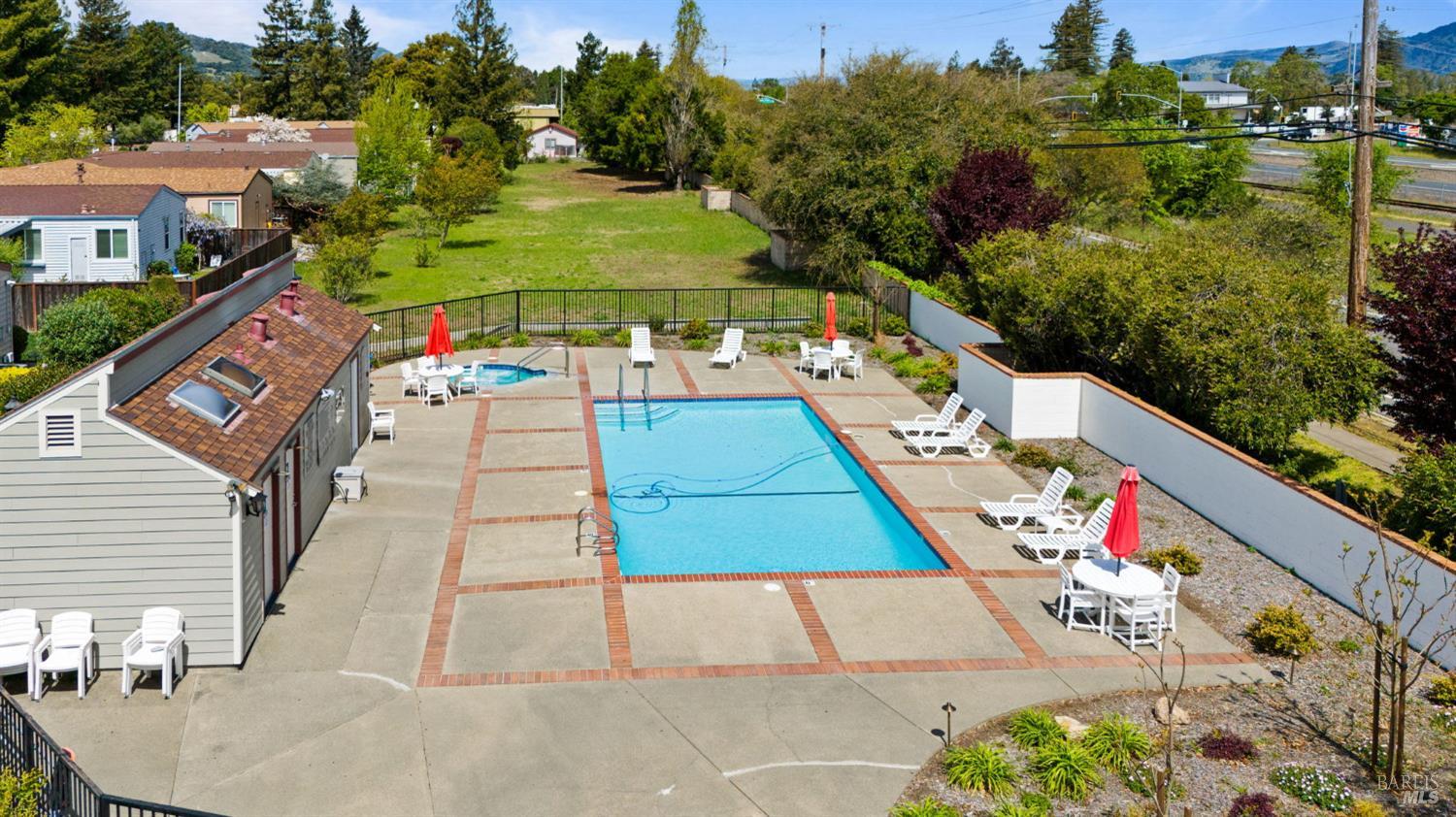 116 Falcon Crest Cir